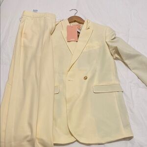Never been worn Light Yellow Suit Set